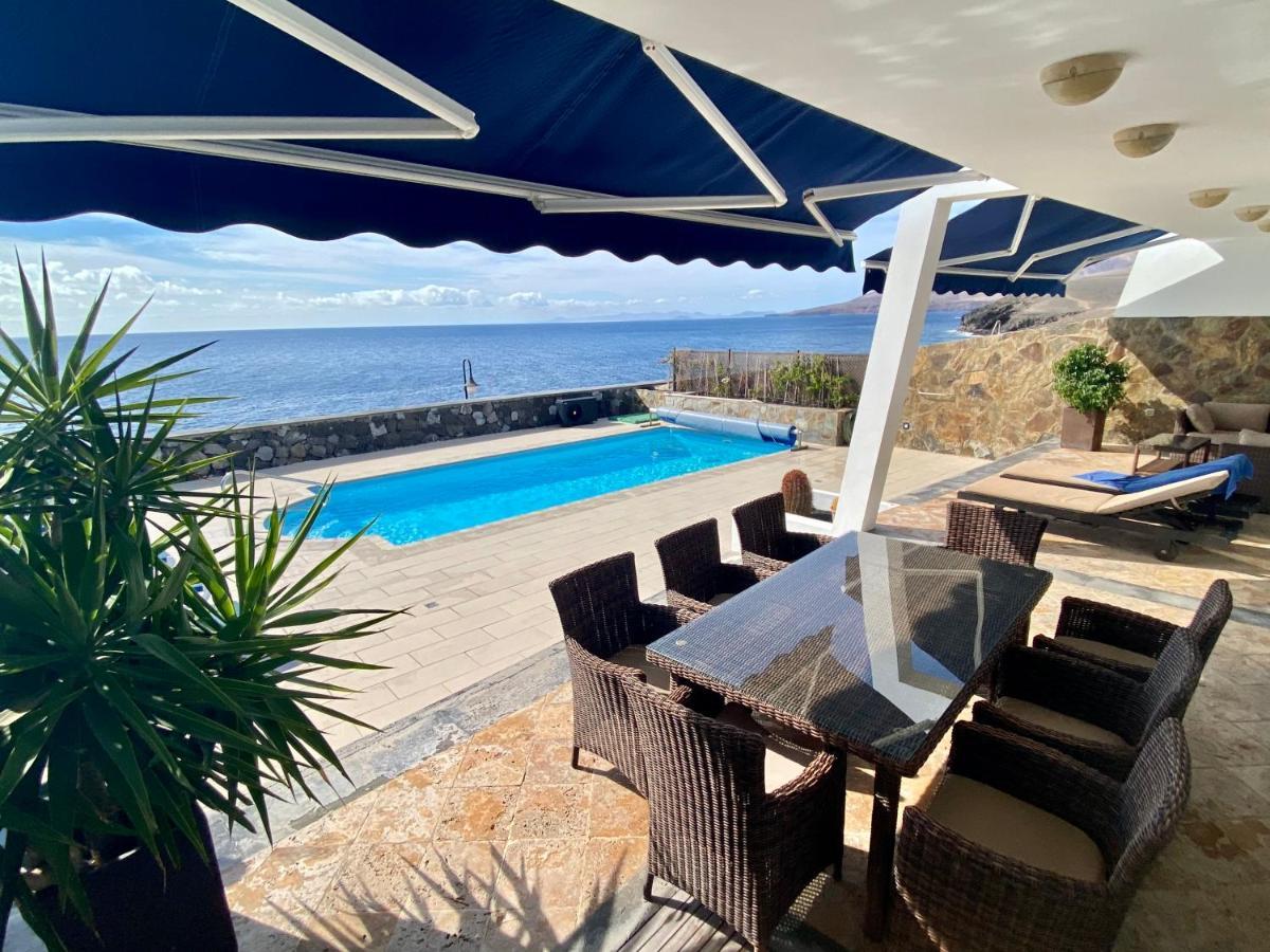 Seafront Villa Puerto Calero
